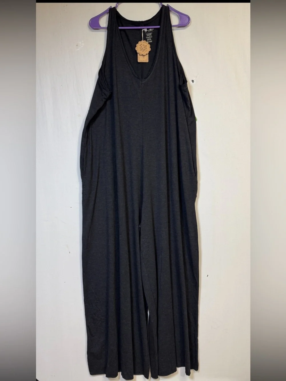 Natural Life Charcoal Gray Sleeveless V-Neck Wide-Leg One Size Jumpsuit - Picture 3 of 10